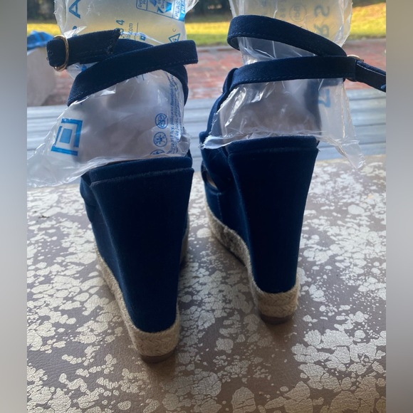 Shoe dazzle platform blue jean upper sandal size 8.5 - Picture 6 of 9